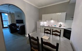 Eden Vale Garden View Apartment With Patio